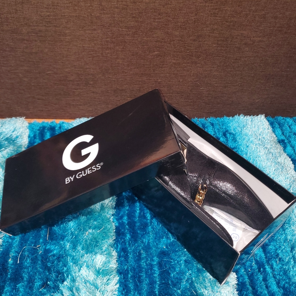 Guess Shoes NWT
